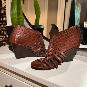 AMERICAN EAGLE AE  Wedge Sandals Size 9.5